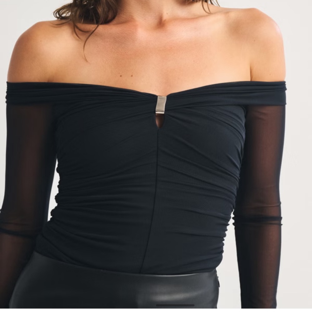 Abercrombie & Fitch Black Off-Shoulder Blouse
